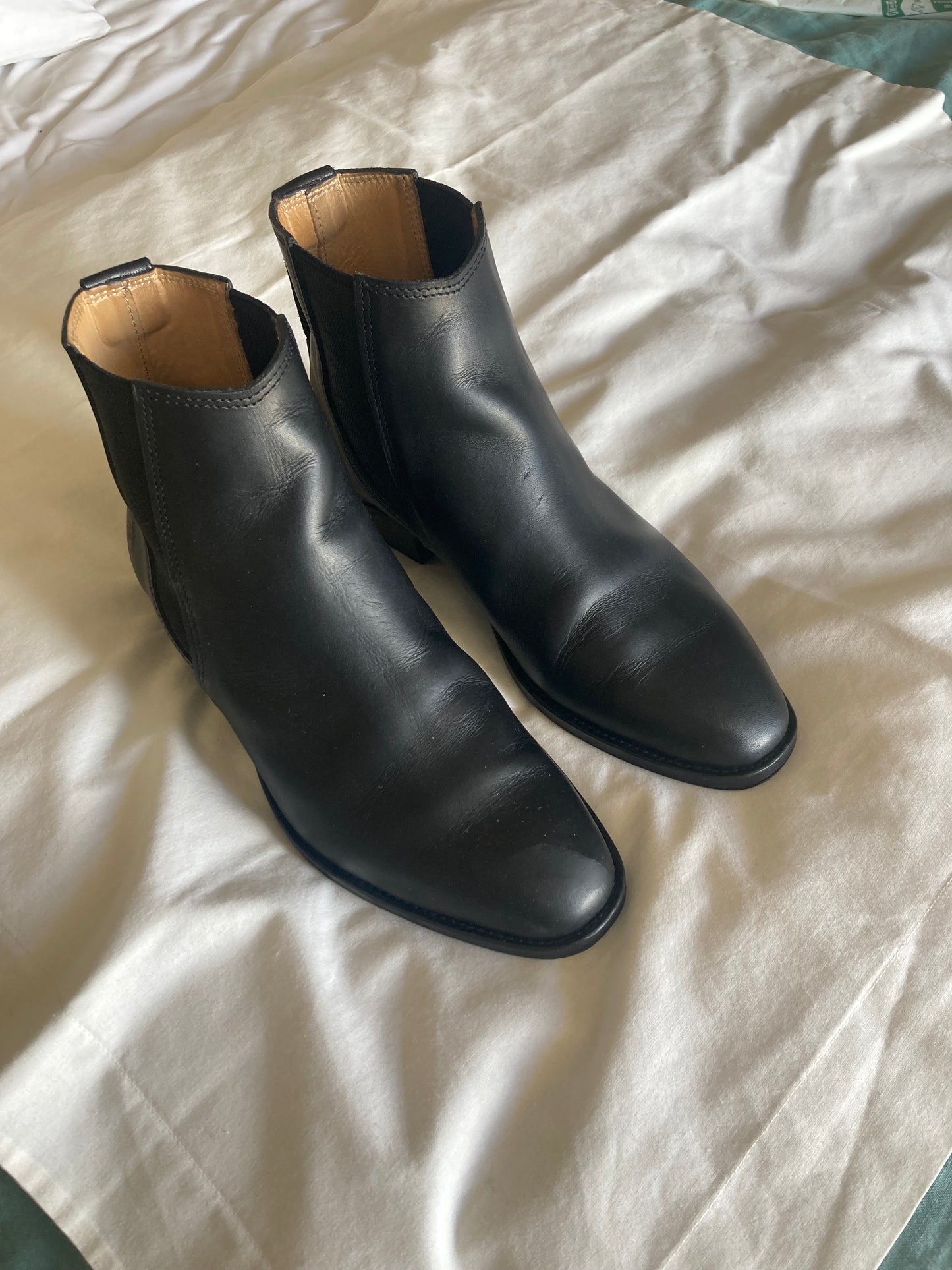 Black Béline Ankle Boots