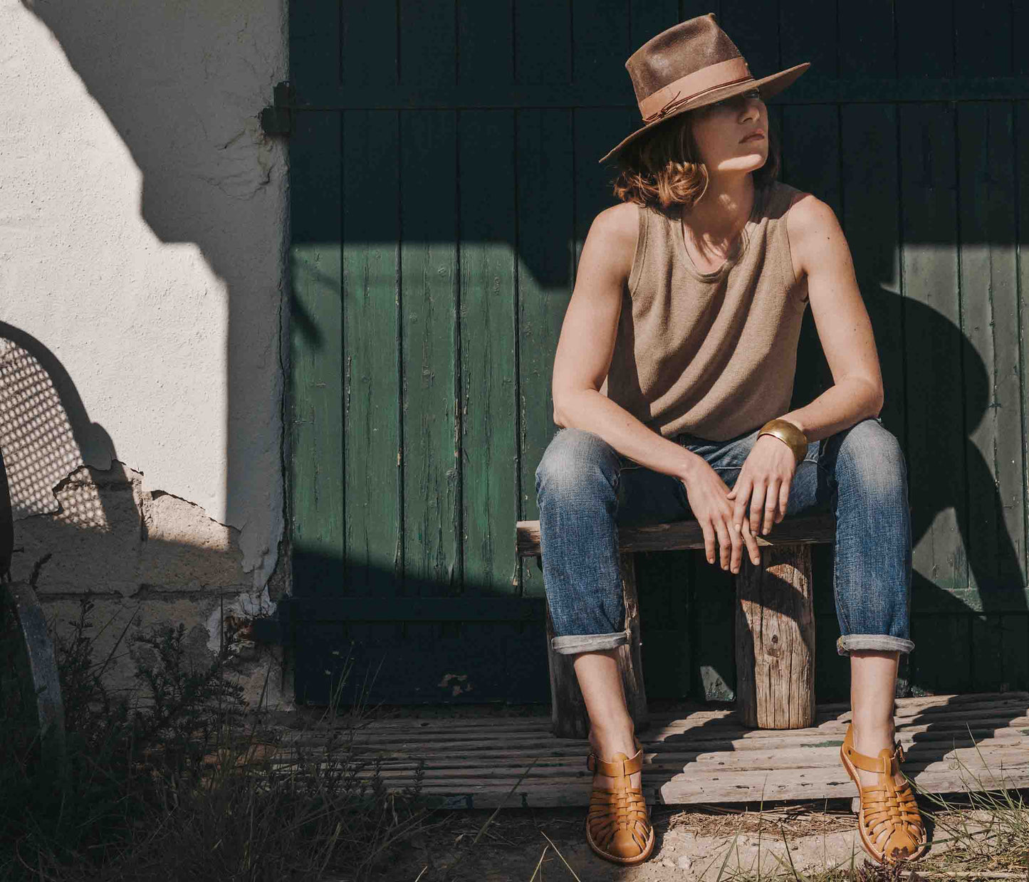 idées de tenues sandales de pêcheur femme - tenues avec sandales en cuir femme la botte gardiane - tenues avec sandales camarguaises