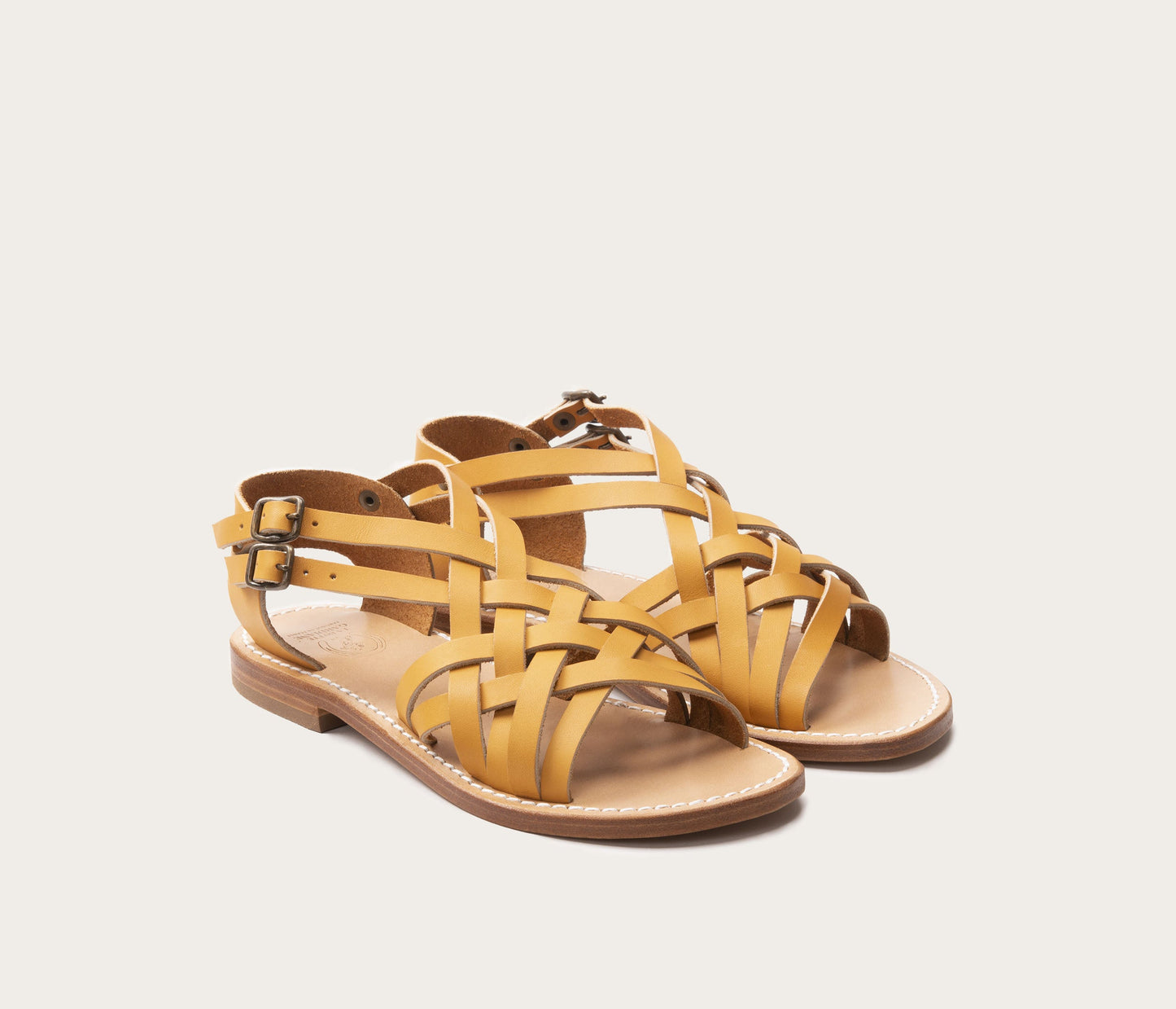 paire de sandales en cuir naturel femme - paires de nus pieds femme en cuir naturel - paire de nus pieds femme brides croisées - chaussure d'été femme en cuir - camargue sandales