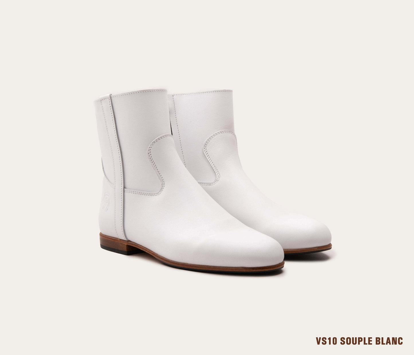 bottine blanche en cuir, bottine zippée blanche en cuir, bottine sur mesure blanche, bottine pour femme en cuir souple, bottine pour femme personnalisée, bottine Elie, bottine sur mesure La botte Gardiane