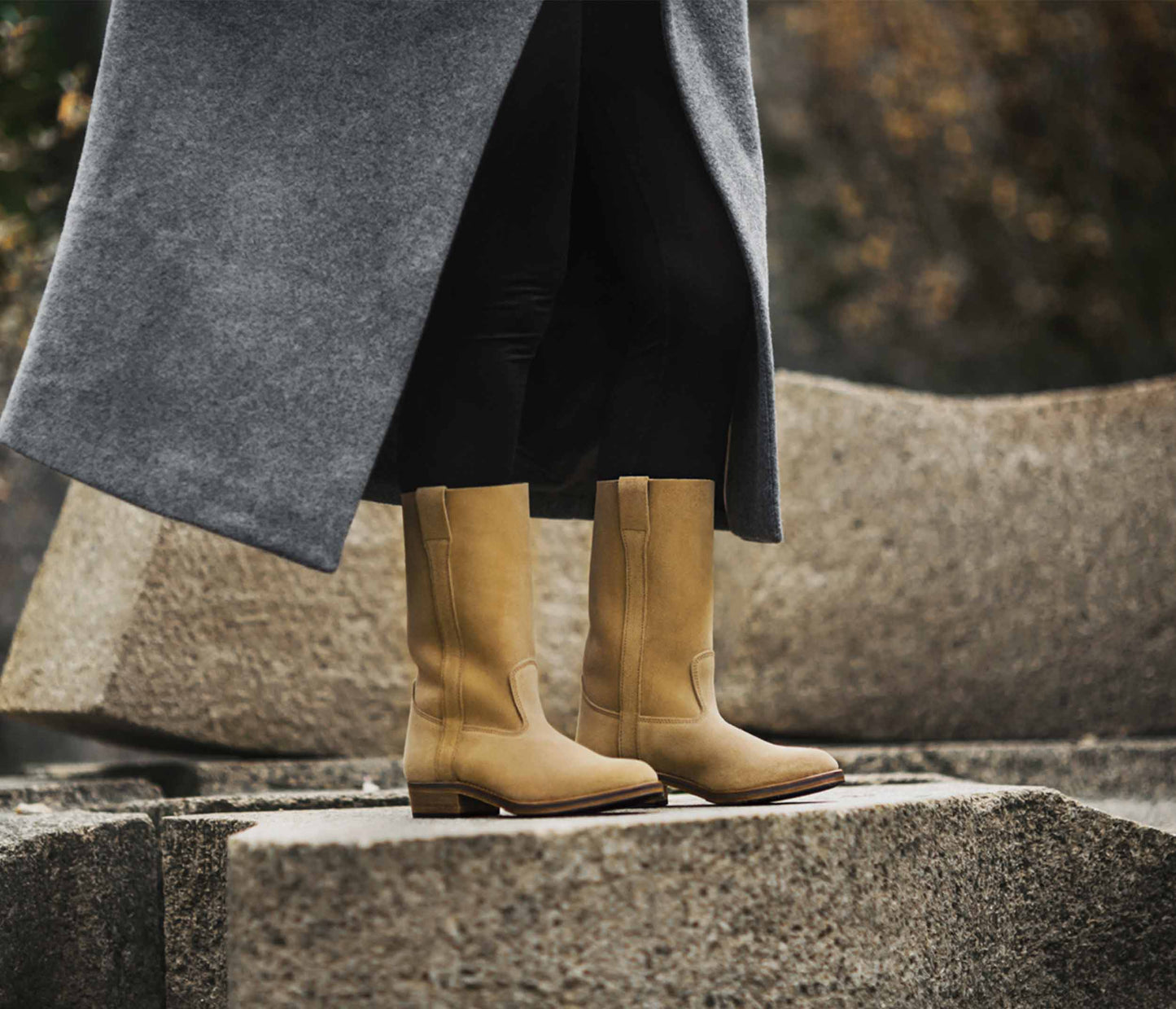 botte mythique, botte camarguaise, bottes camarguaise, botte gardian, belle botte, botte en cuir, botte robuste, botte française, label epv, botte camarguaise traditionnelle femme portée, botte gardian, botte gardianne en cuir