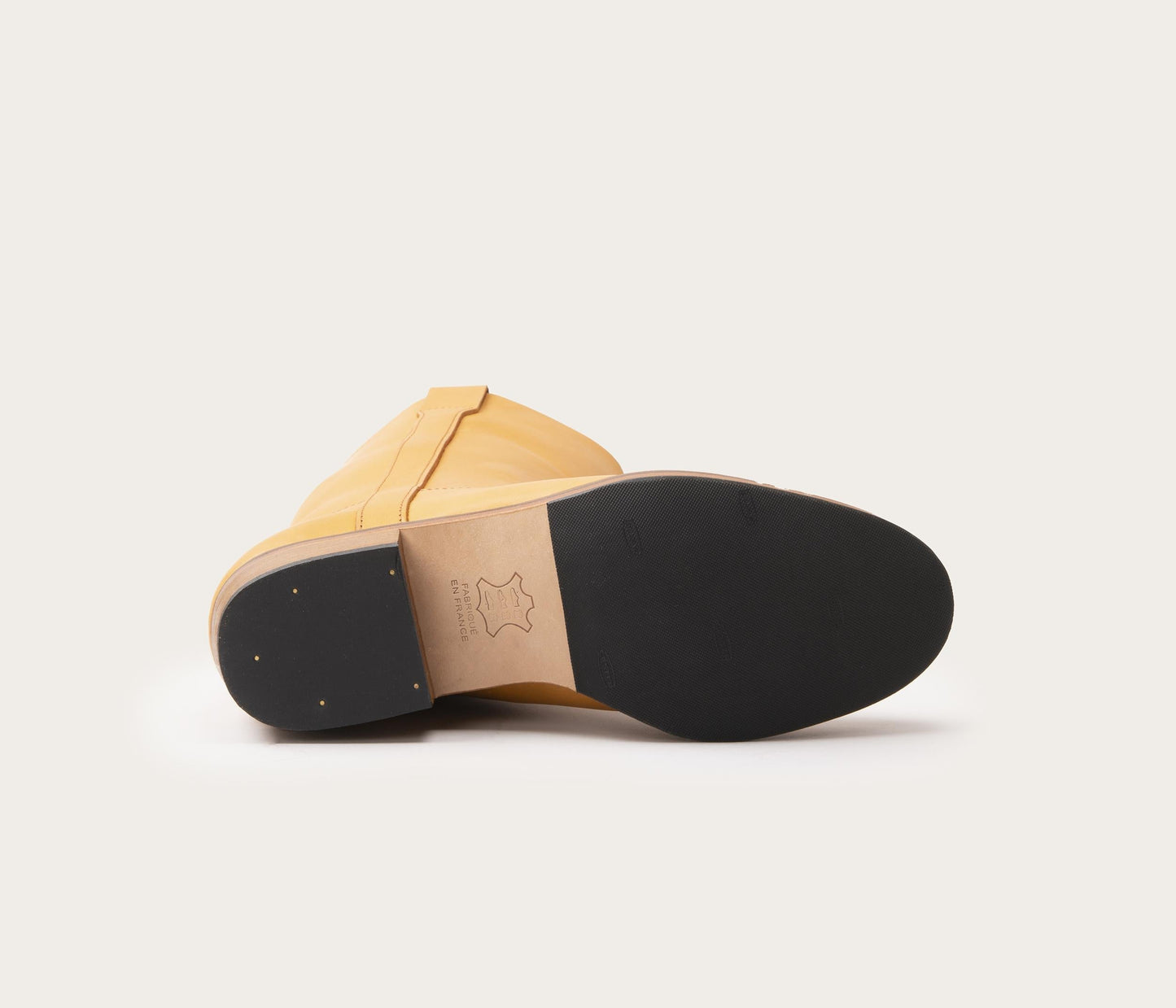 botte homme cuir semelle, semelle botte camarguaise, semelle botte gardianne, patins anti derapants botte camarguaises, botte reparable, semelle la botte gardiane, semelle camargaise, artisanat botte,