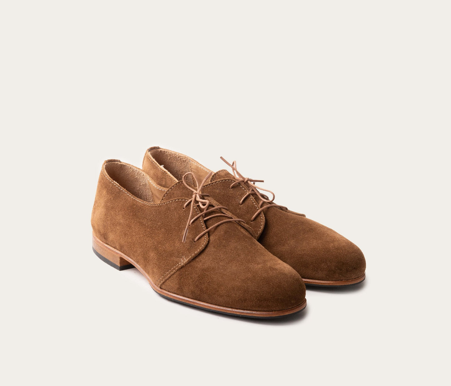 Paire de derby en cuir hommes, paire en cuir derby, paire de derby en cuir velours, derby velours, derby pour hommes en cuire, derby pour homme en cuir velours, derby camarguais, paire de derby made in France, Derby cuir daim