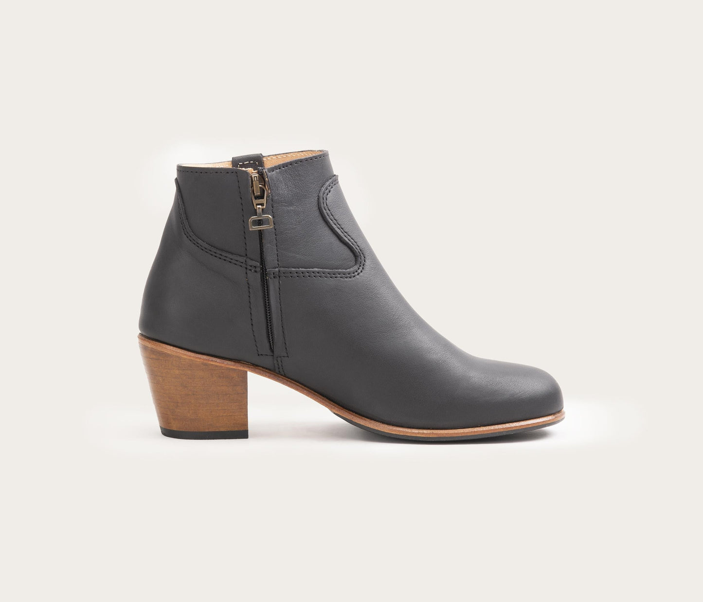 Gil Women's Soft Black Boot