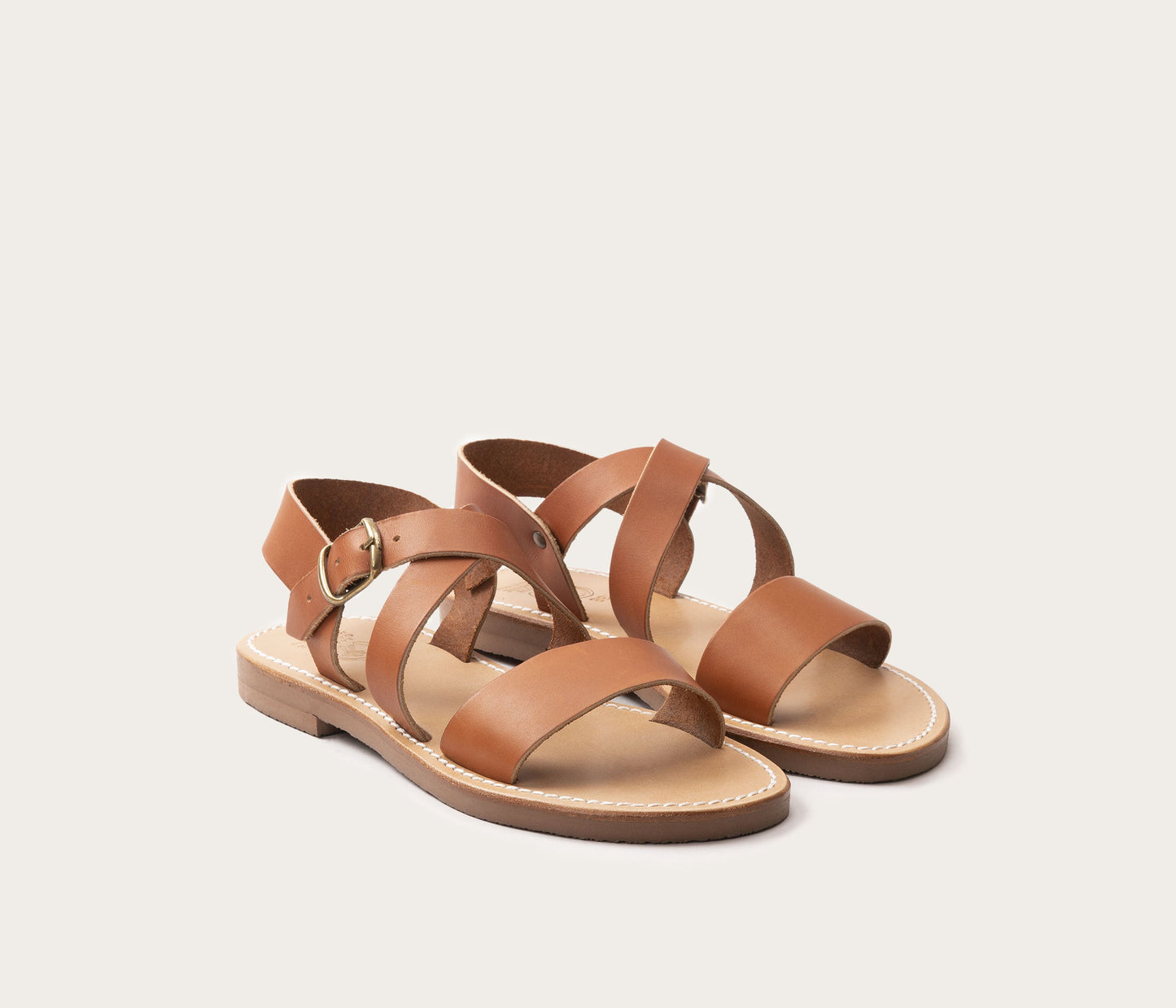 paire de sandales femme en cuir français - nu pieds femme fauve - paire de nu pieds femme en cuir fauve - paire de nu pied réglable - sandale femme réglable - sandales style les petites tropéziennes - mieux que les tropéziennes - sandales femme qualité