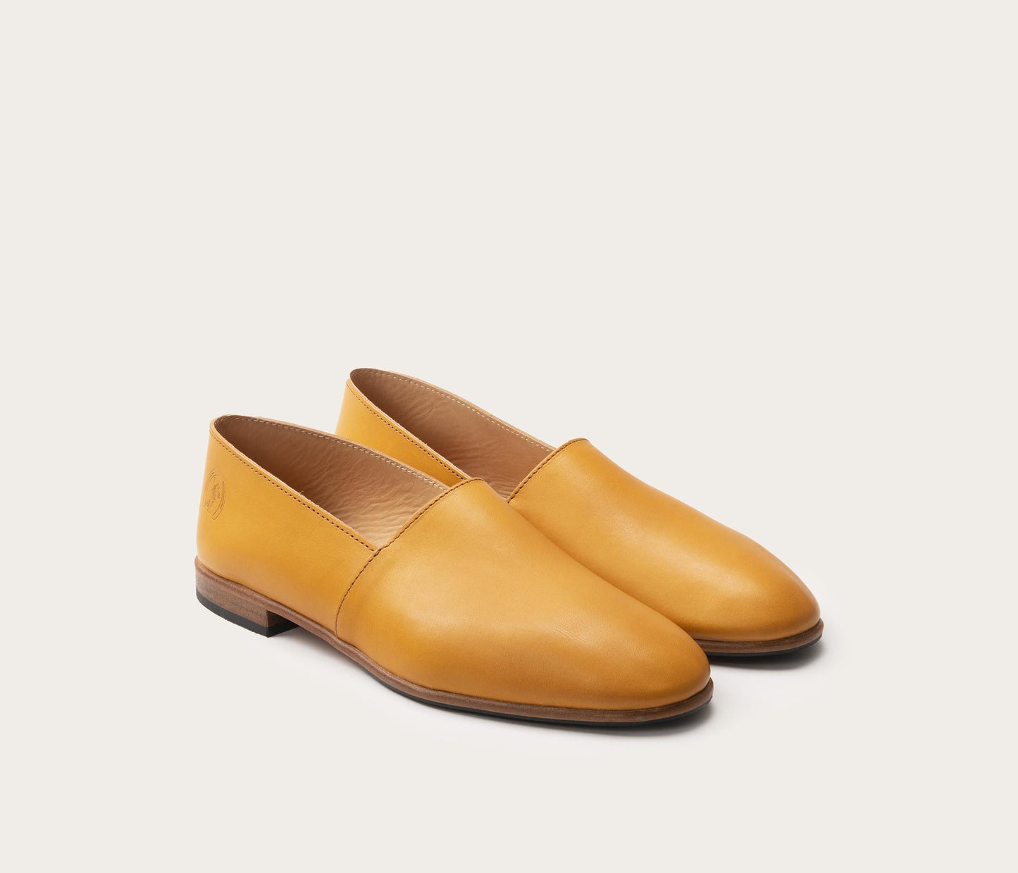 paire de mocassin en cuir naturel homme - espadrille en cuir pour homme en cuir naturel - mocassin homme style espadrille - paire espadrille en cuir la botte gardiane - modèle maury paire espadrille en cuir naturel homme