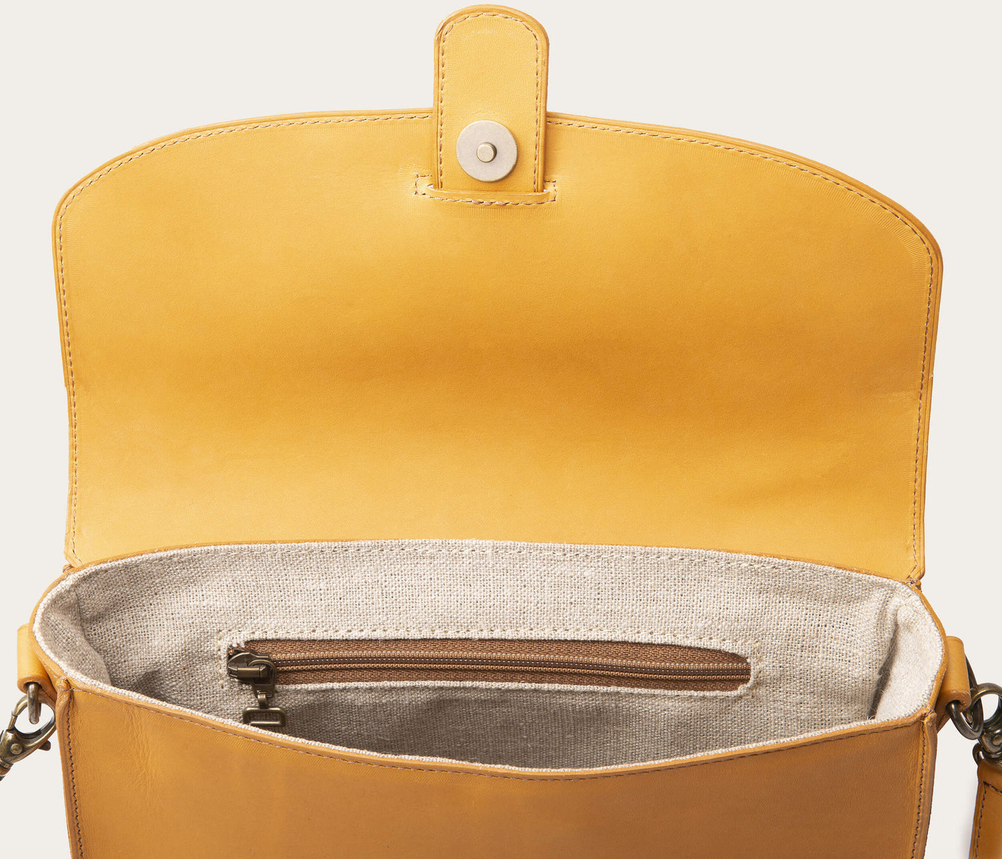 detail sac en cuir naturel doublure en lin français