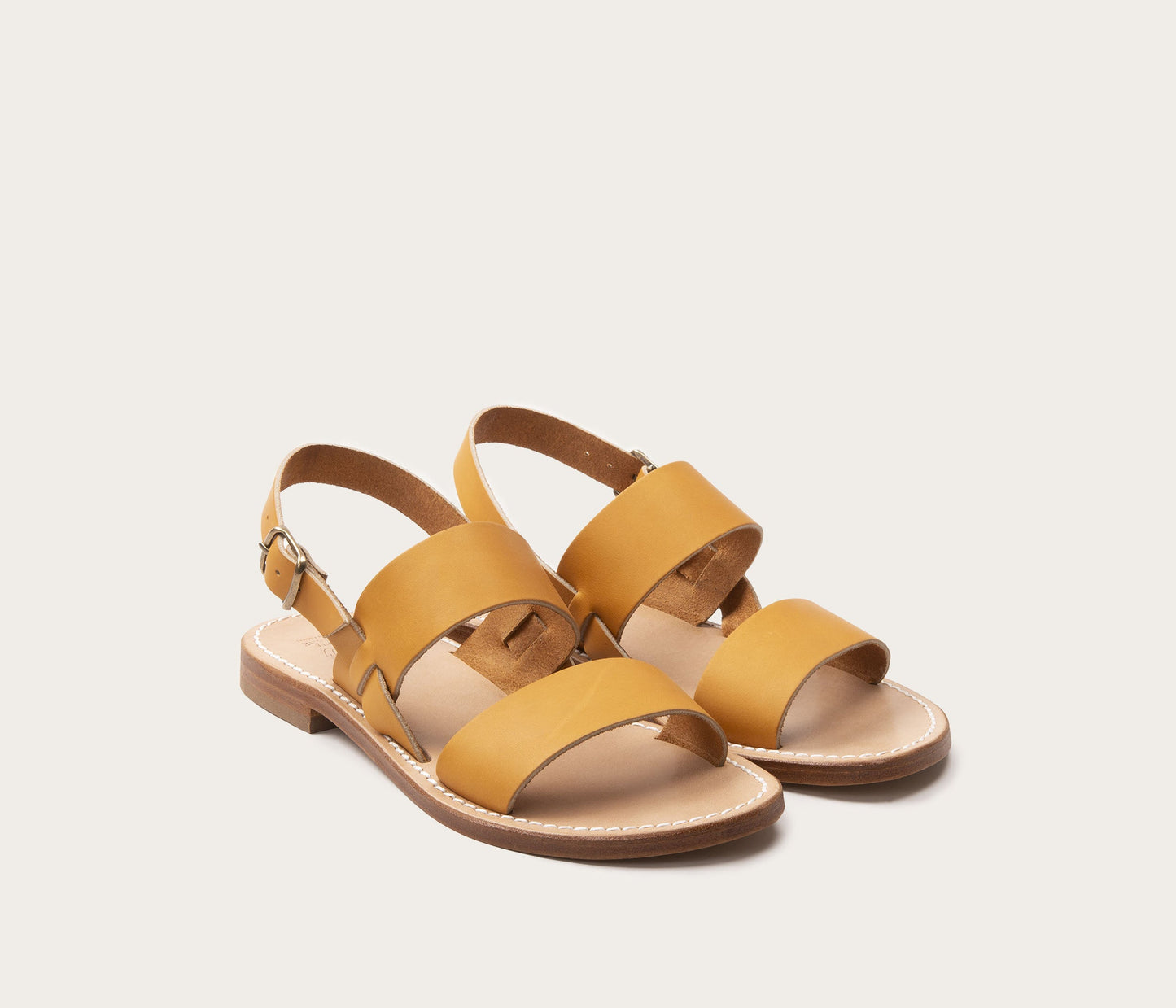 paire de nus pieds femme - paire de sandales d'été femme - paire de sandales en cuir naturel - paire de sandales pour femme - cuir tannerie Haas - cuir français nus pieds - sandales femmes en cuir