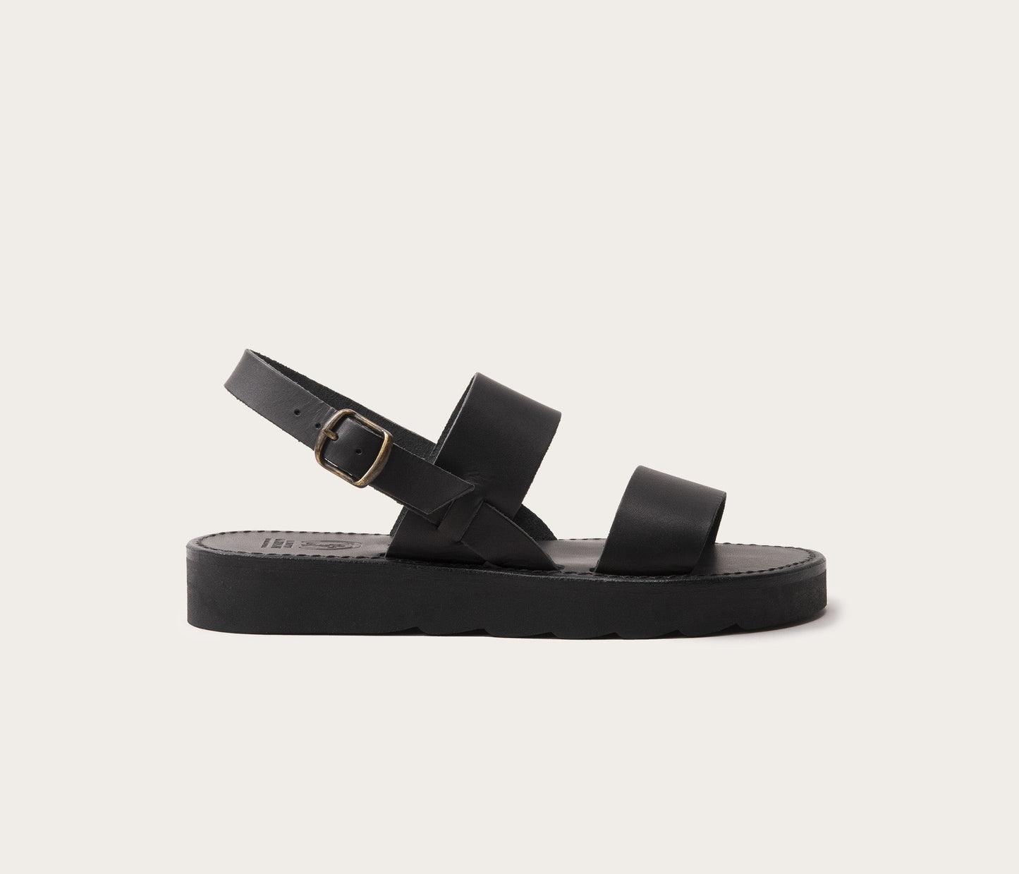 sandale femme - sandale femme en cuir végétal - sandale en cuir végétal - nu pied en cuir végétal - cuir végétal noir - chaussure en cuir végétal femme - chaussure d'été pour femme - chaussures femme la botte gardiane cuir végétal - EPV - la botte gardiane cuir végétal - sandale avec brides sur le pied - sandales fabriquée en camargue