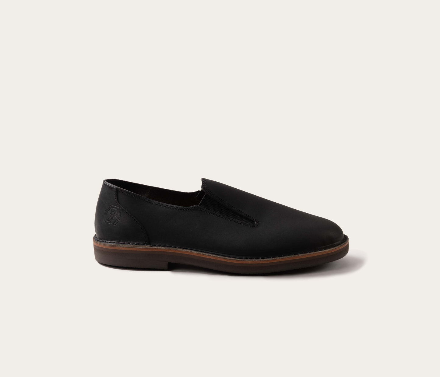 mocassin noir homme, mocassin en cuir noir, mocassin noir en cuir, mocassin à élastique, mocassin en cuir noir et élastique, mocassin en cuir avec élastique sur le coté, mocassin semelle airlite, label EPV, la botte gardiane modèle sans gêne noir, mocassin camarguais, mocassin noir fabriqué en france