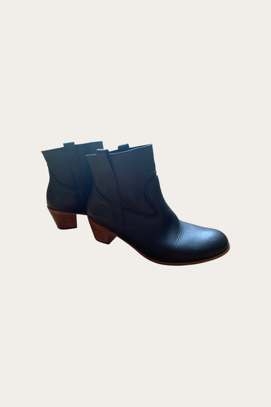 Cély soft black ankle boots size 42 - Excellent condition