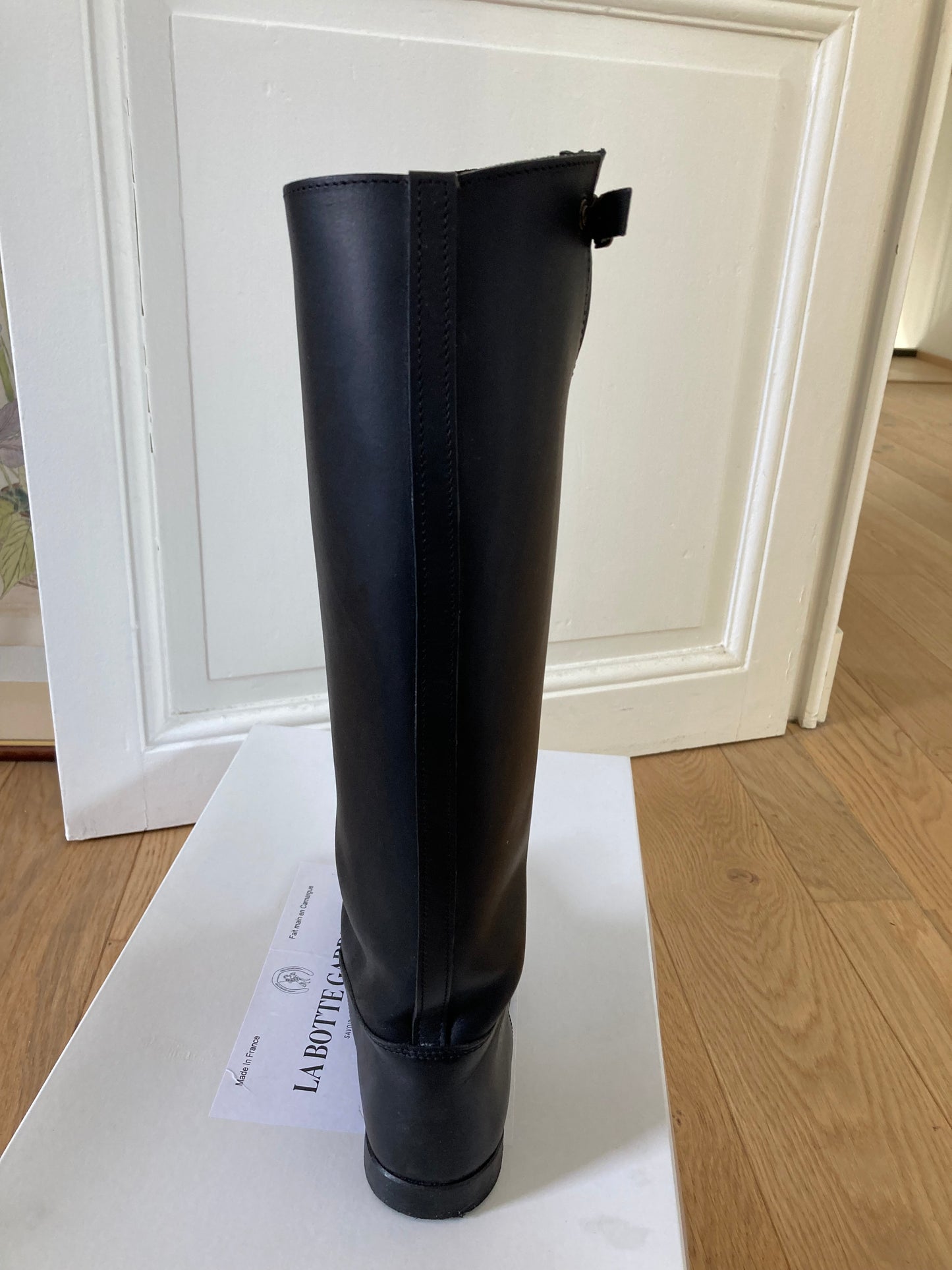 Riding boots without zip