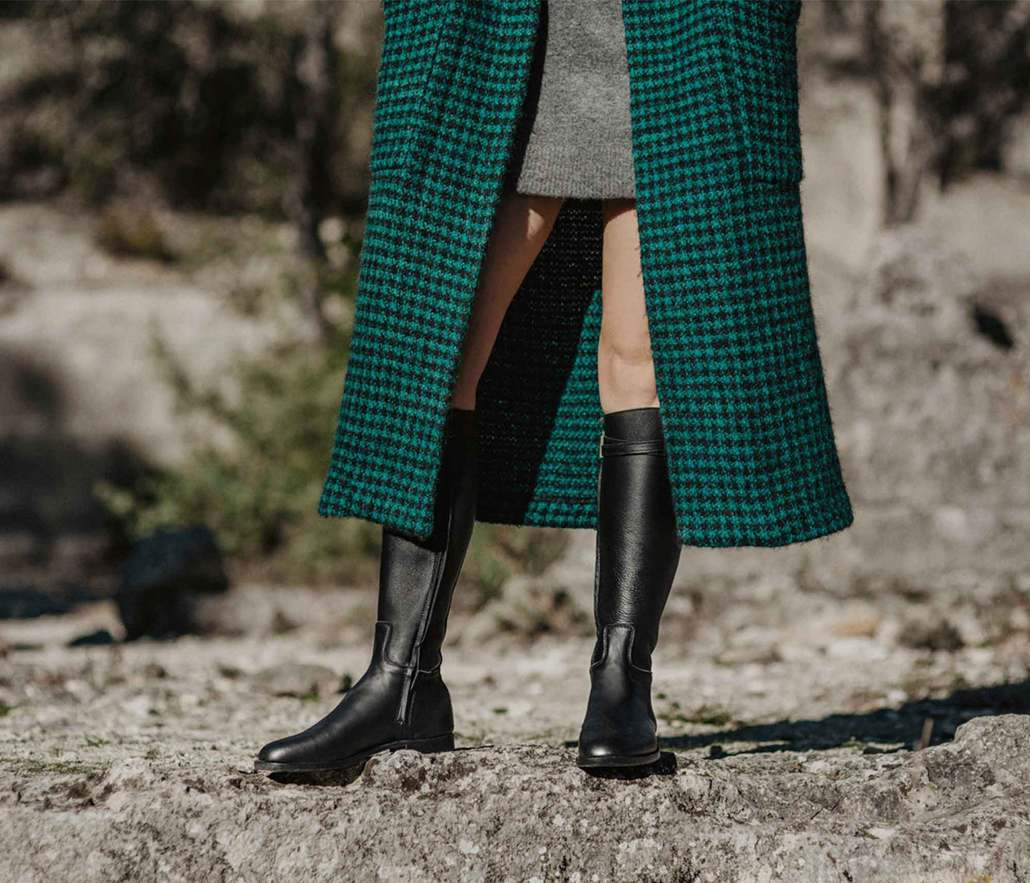 paire de botte chantilly la botte gardiane - paire de botte chantille portée - idées de tenues femme avec bottes style équestre - idées de tenues avec des bottes hautes femme - idées tenues femme hiver bottes en cuir hautes noires