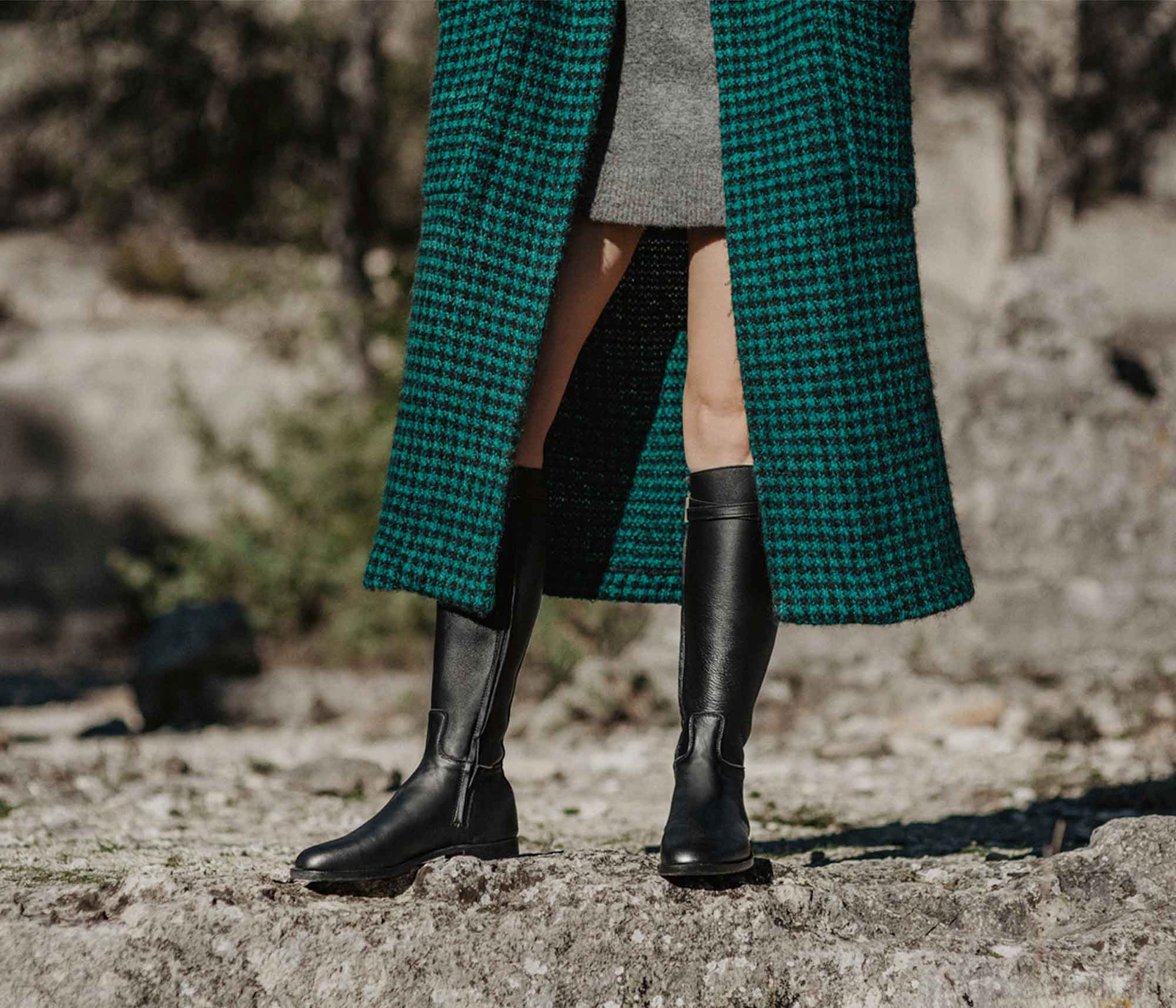 paire de botte chantilly la botte gardiane - paire de botte chantille portée - idées de tenues femme avec bottes style équestre - idées de tenues avec des bottes hautes femme - idées tenues femme hiver bottes en cuir hautes noires