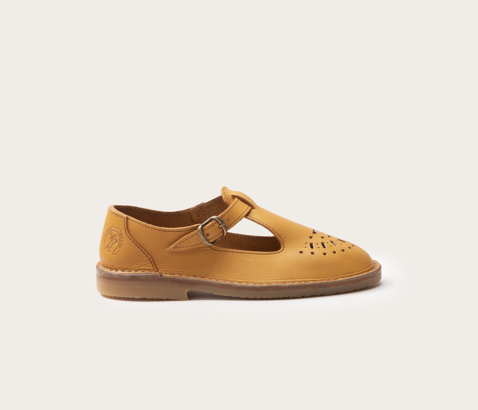 alain la botte gardiane, la botte gardiane alain, chaussure vintage, chaussures rétro, chaussure enfant adulte, chaussur en cuir, chaussure avec perforation, chaussure femme alain, chaussure la botte gardiane