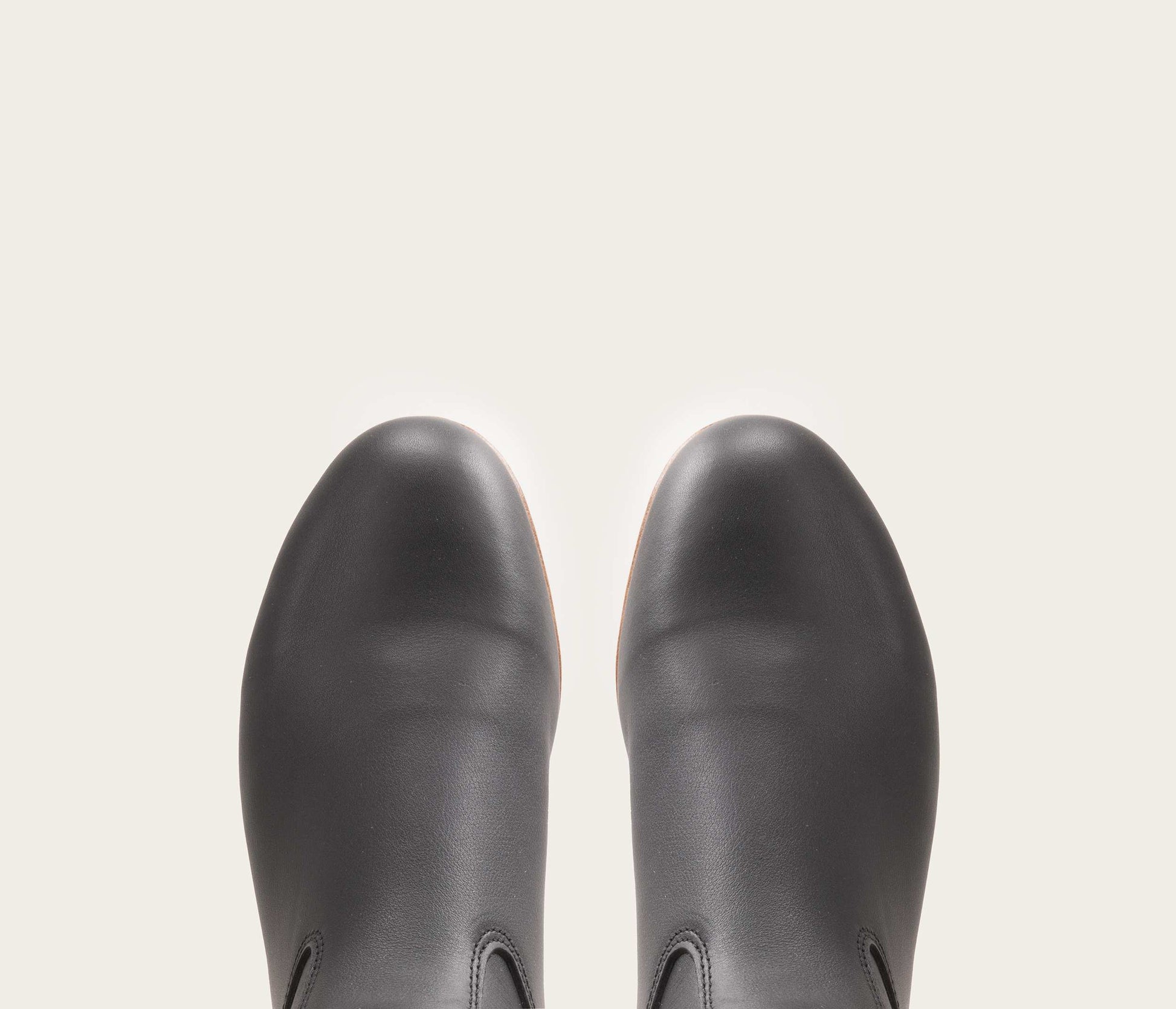 dessus d'une paire de bottine noire de la marque la botte gardiane