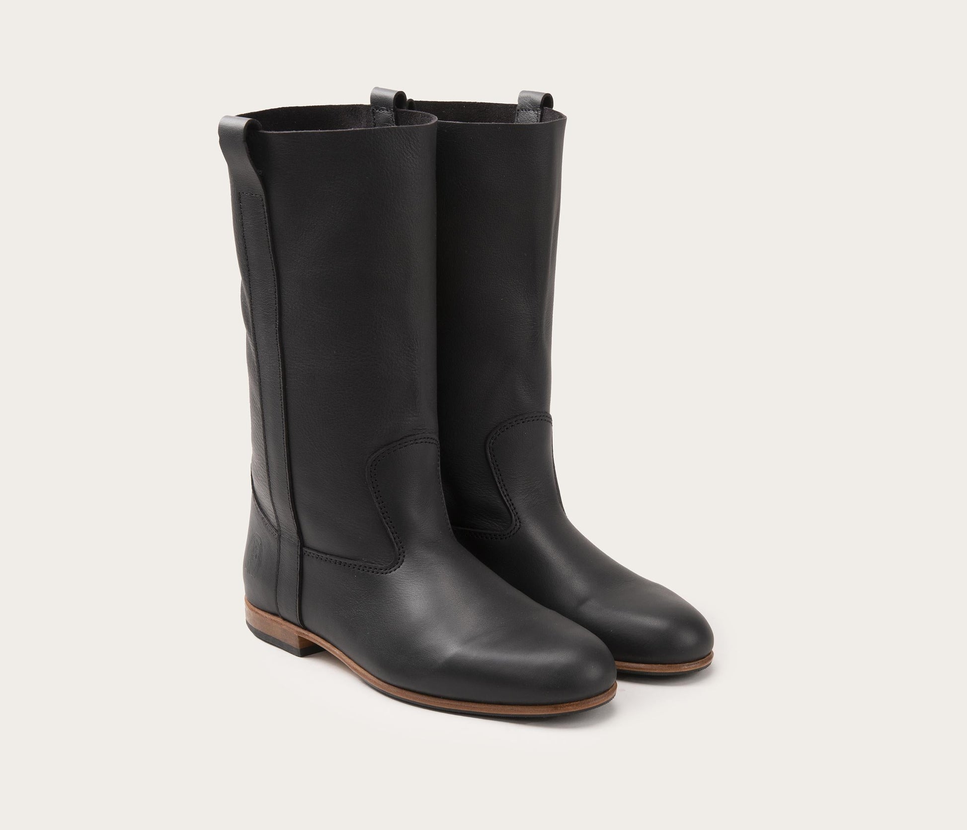 paire de botte en cuir noir - paire de bottes la botte gardiane femme - paire de bottes femme en cuir souple - cuir souple noir français - bottes style gardian - stye gardian - paire de bottes made in france - camargue chaussures