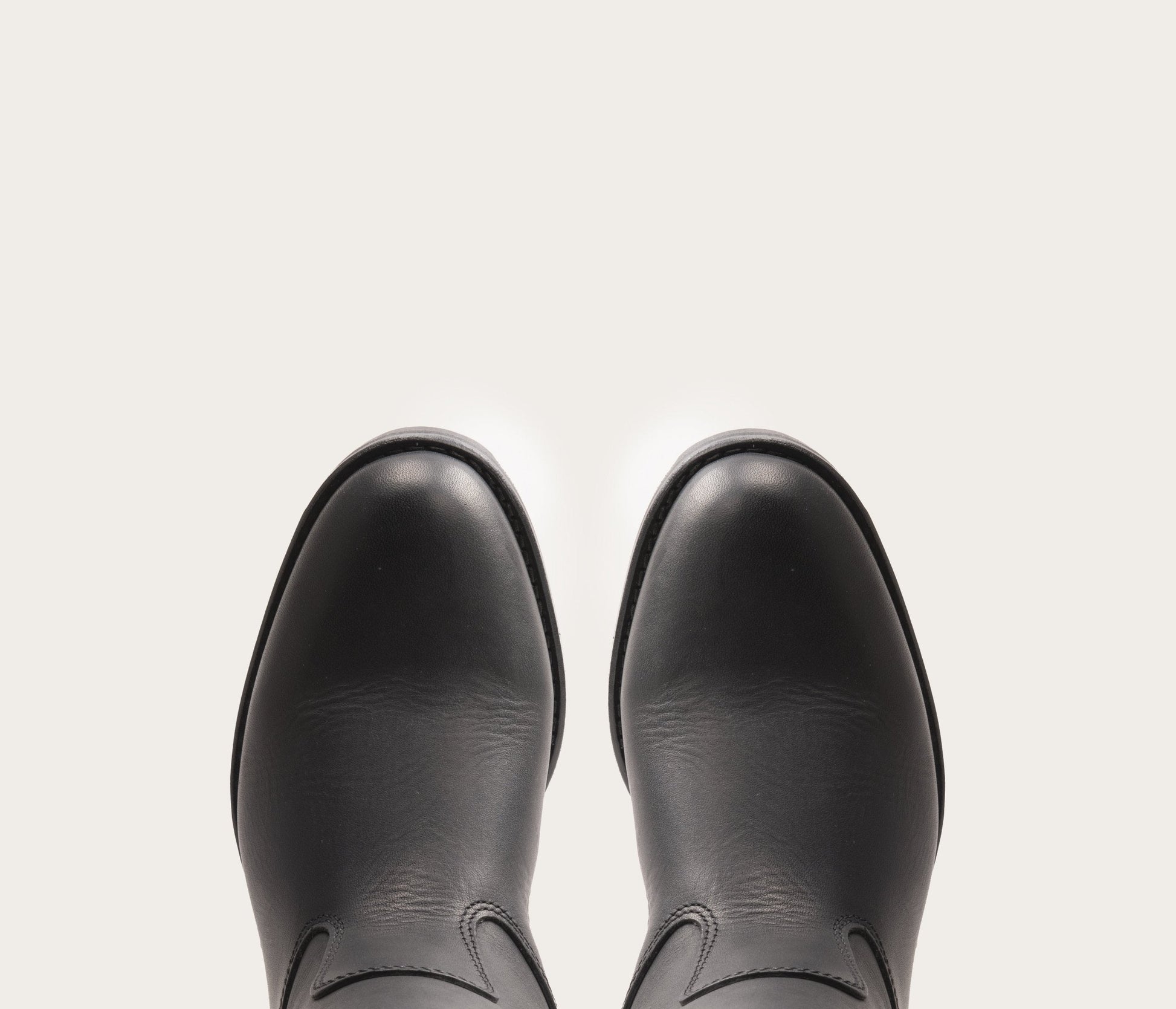 bout avant de botte camarguaise, gardian, guardianne, guardin, pour le gardian, french cowboy boots, botte française, made in France, fabriquant de botte, fabriquant français chaussure, chaussures noire, bottes de travail
