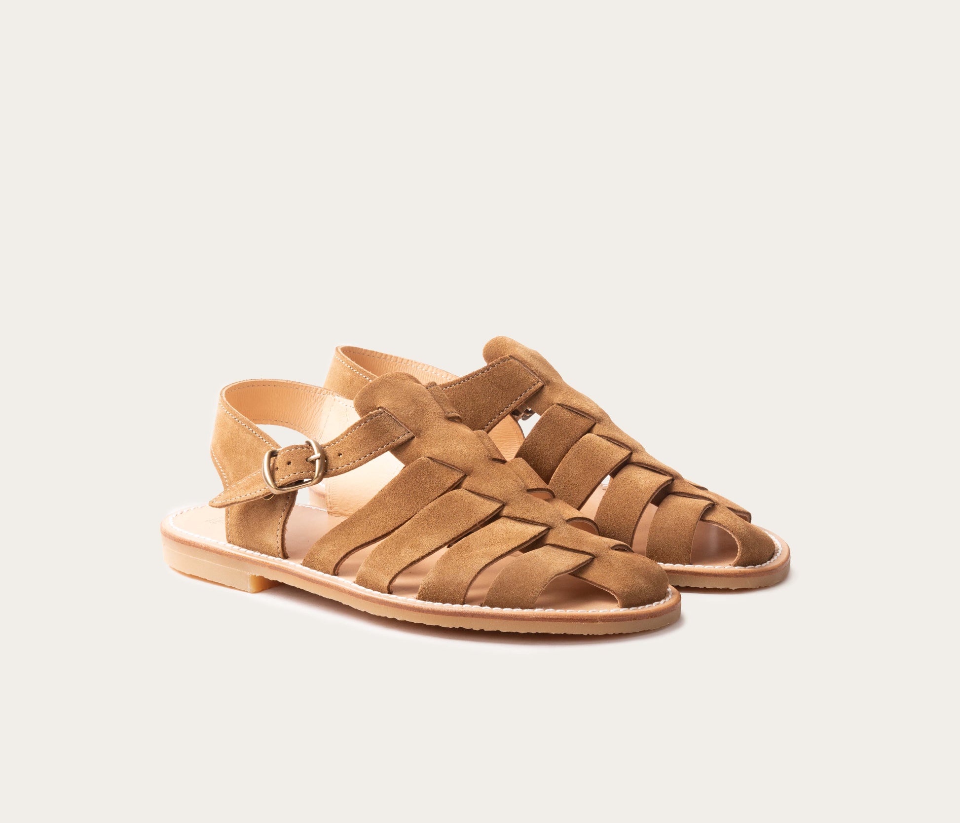 paire de sandale de pêcheur homme, sandale homme, paire de sandales homme, paire de sandale en cuir pour homme, paire de sandale en cuir daim homme, paire de nu pieds en cuir velours homme, nu pieds style chaussure d'eau homme, sandale camarguaise homme, chaussure fabriquée en France, camargue, label epv, botte gardiane sandale, la botte gardianne sandale homme Jérôme en cuir daim