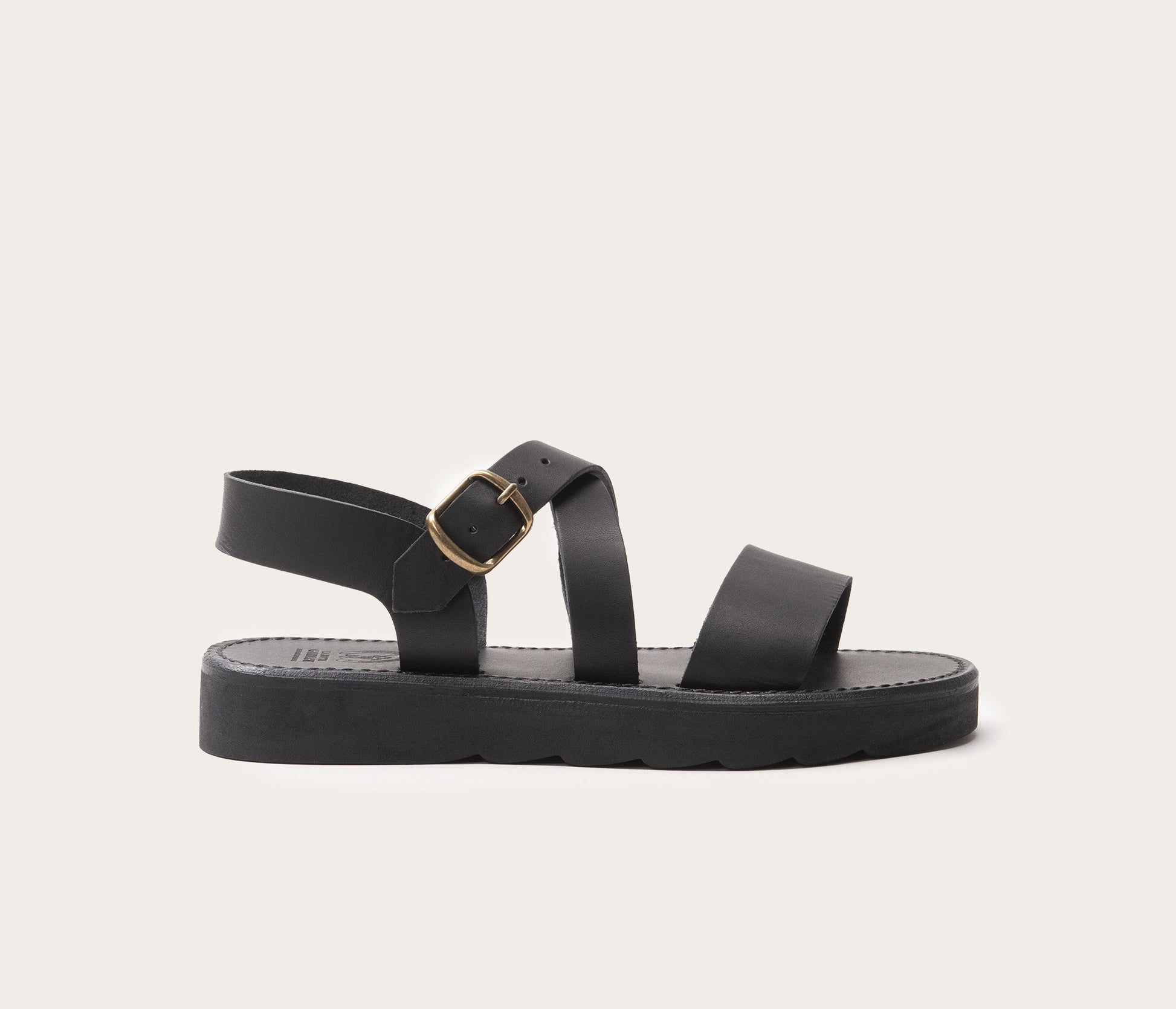 sandale en cuir - sandale en tannage en tannage végétal - sandale femme brides épaisses - sandale sans chrome - tannage végétal - la botte gardiane modèle Madonna
