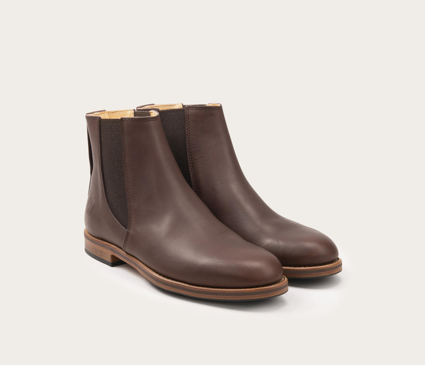 paire de bottine à élastique en cuir café pour homme - bottine en cuir camarguaises bertrand pour homme -  paire de boots bertrand en cuir gras café - paire style gardian boots bertrand - paire de chaussures style gardian café
