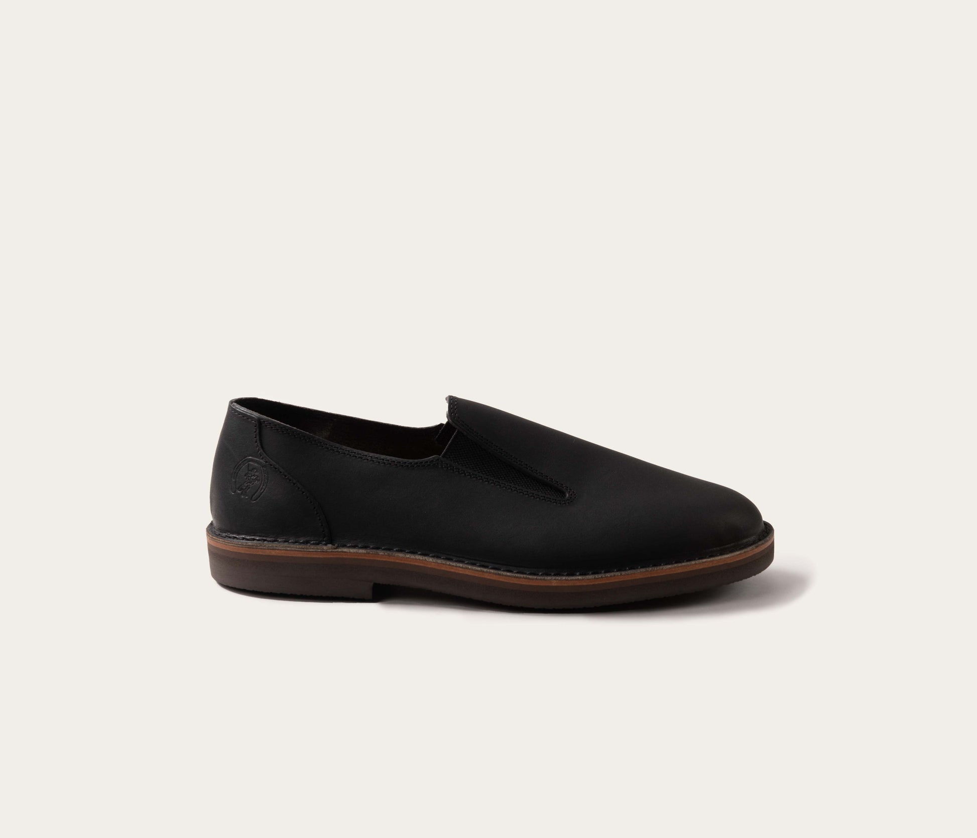 mocassin noir homme, mocassin en cuir noir, mocassin noir en cuir, mocassin à élastique, mocassin en cuir noir et élastique, mocassin en cuir avec élastique sur le coté, mocassin semelle airlite, label EPV, la botte gardiane modèle sans gêne noir, mocassin camarguais, mocassin noir fabriqué en france