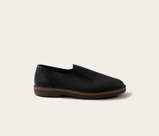 mocassin noir homme, mocassin en cuir noir, mocassin noir en cuir, mocassin à élastique, mocassin en cuir noir et élastique, mocassin en cuir avec élastique sur le coté, mocassin semelle airlite, label EPV, la botte gardiane modèle sans gêne noir, mocassin camarguais, mocassin noir fabriqué en france
